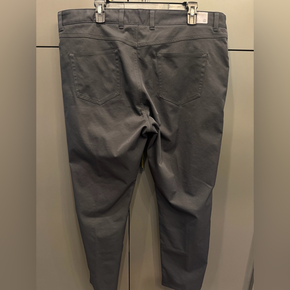 Peter Millar Eb66 Black Performance Five-Pocket P… - image 4